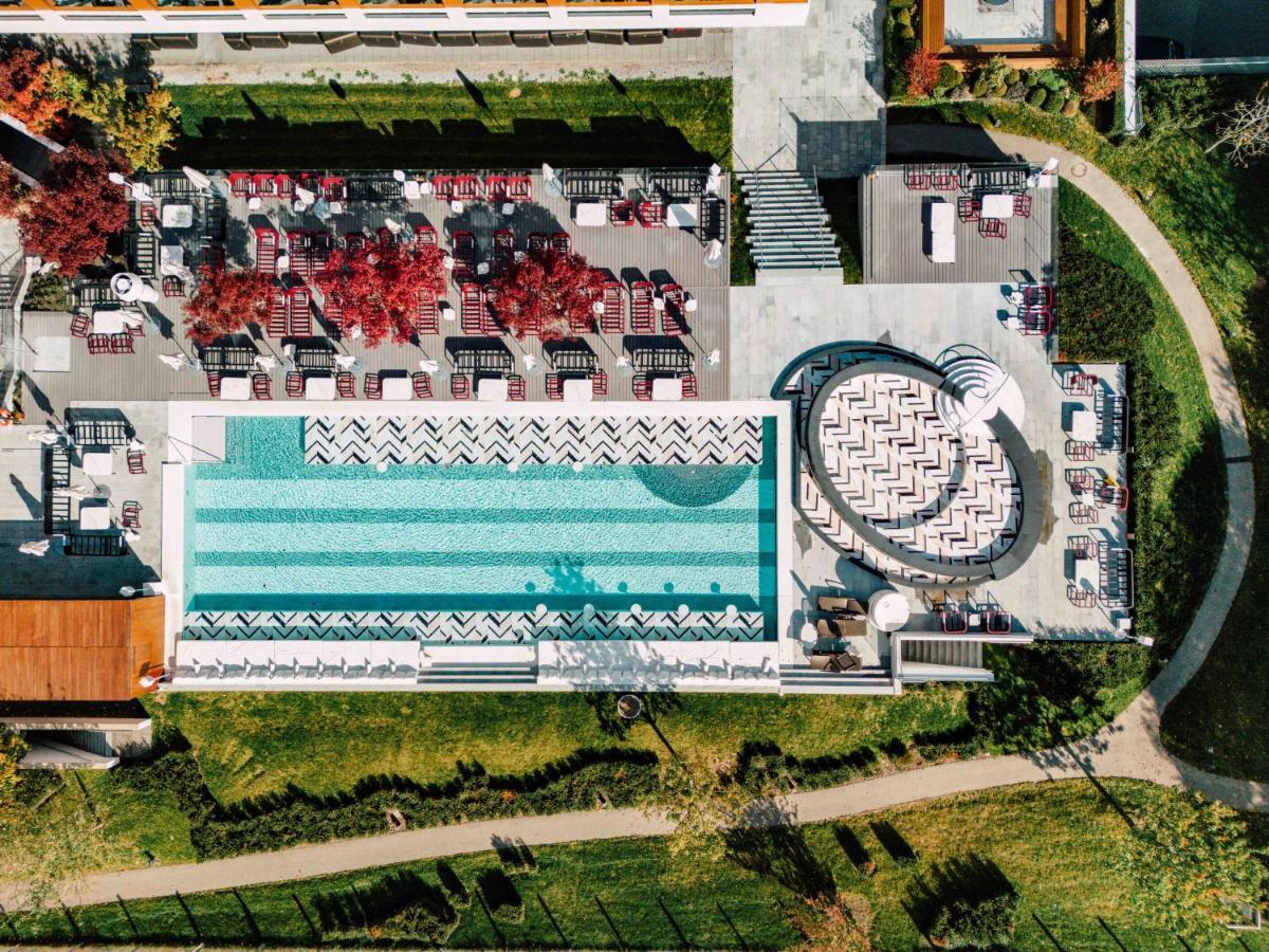 Five Zurich - Luxury City Resort Екстериор снимка Aerial view of the pool