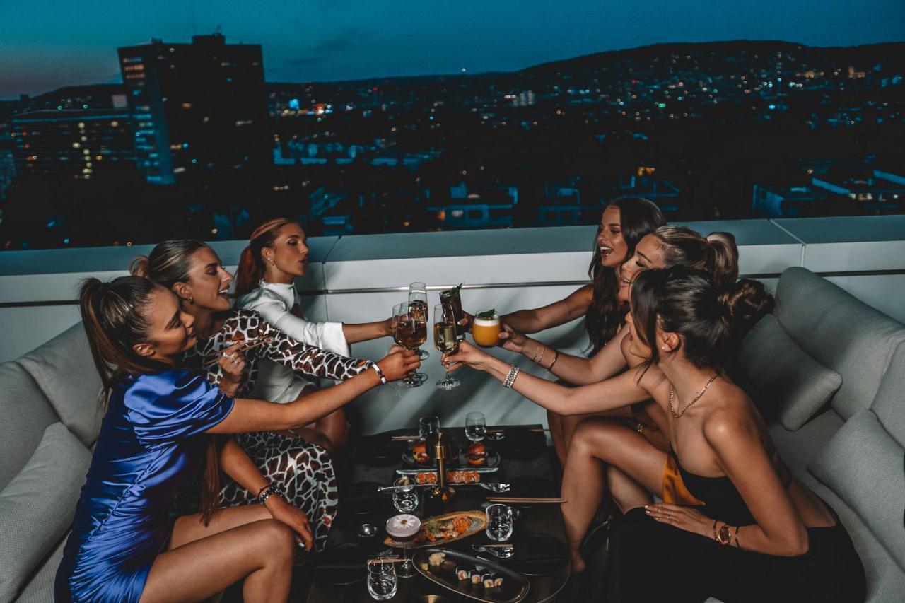 Five Zurich - Luxury City Resort Екстериор снимка Skyline Bar